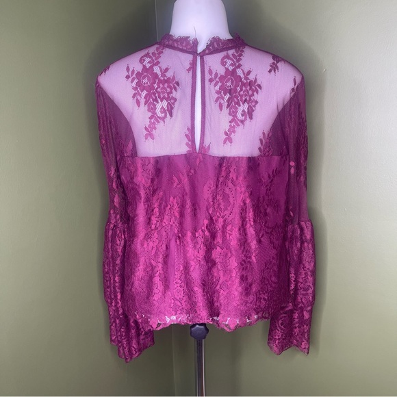 Cupcakes and cashmere Davey layered bell sleeve wine lace top M - Picture 4 of 15